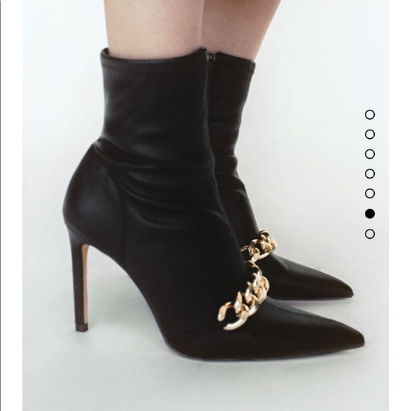 ZARA BLOGGERS FAVORITE BOOTS - Picture 9 of 13